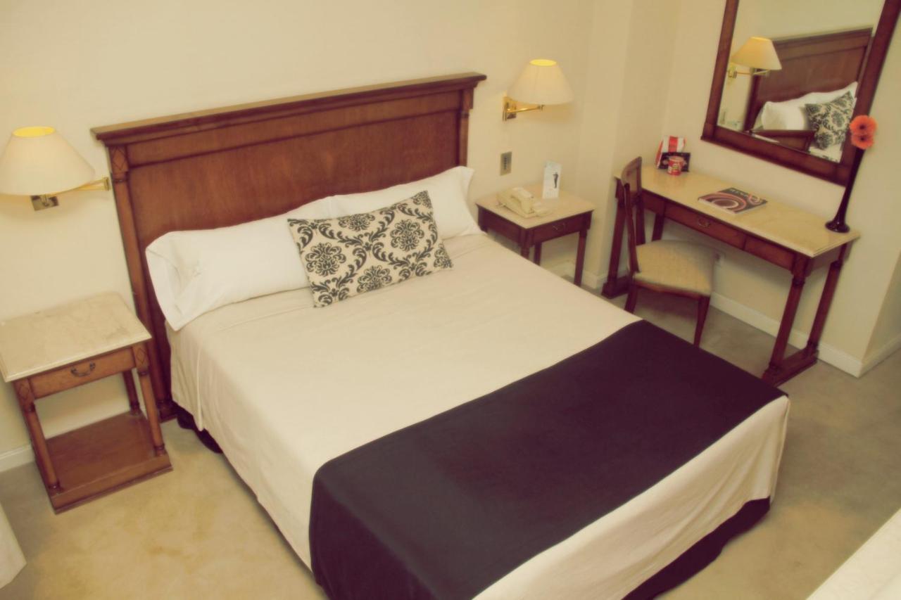 Howard Johnson Hotel 9 De Julio Avenue Buenos Aires Eksteriør billede