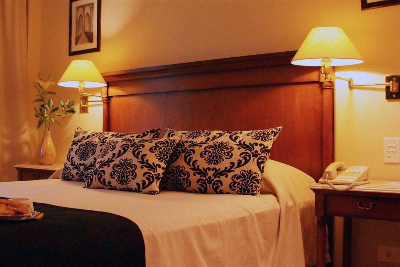 Howard Johnson Hotel 9 De Julio Avenue Buenos Aires Eksteriør billede
